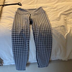 Carbon38 Black and White Houndstooth Leggings